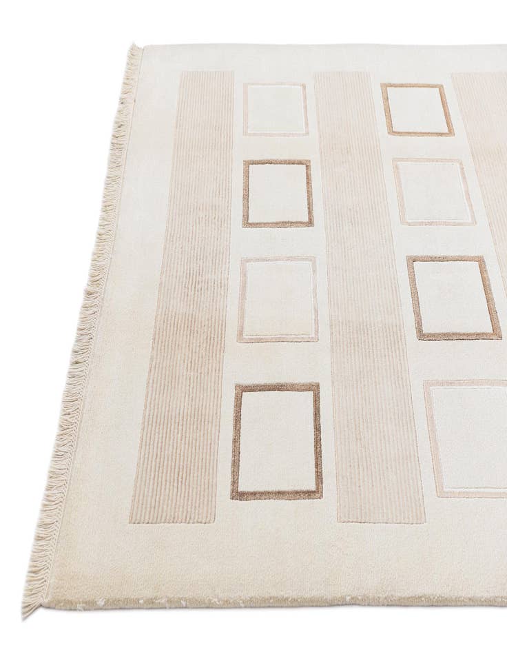 Detail image of  5' 9 x 8' Darya Rug