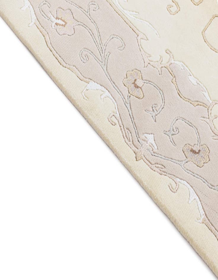 Detail image of  5' 9 x 7' 10 Darya Rug