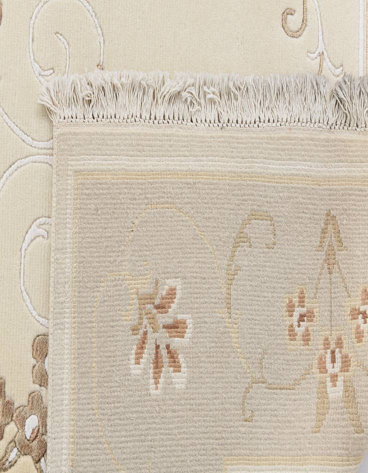 Detail image of  5' 7 x 8' Darya Rug