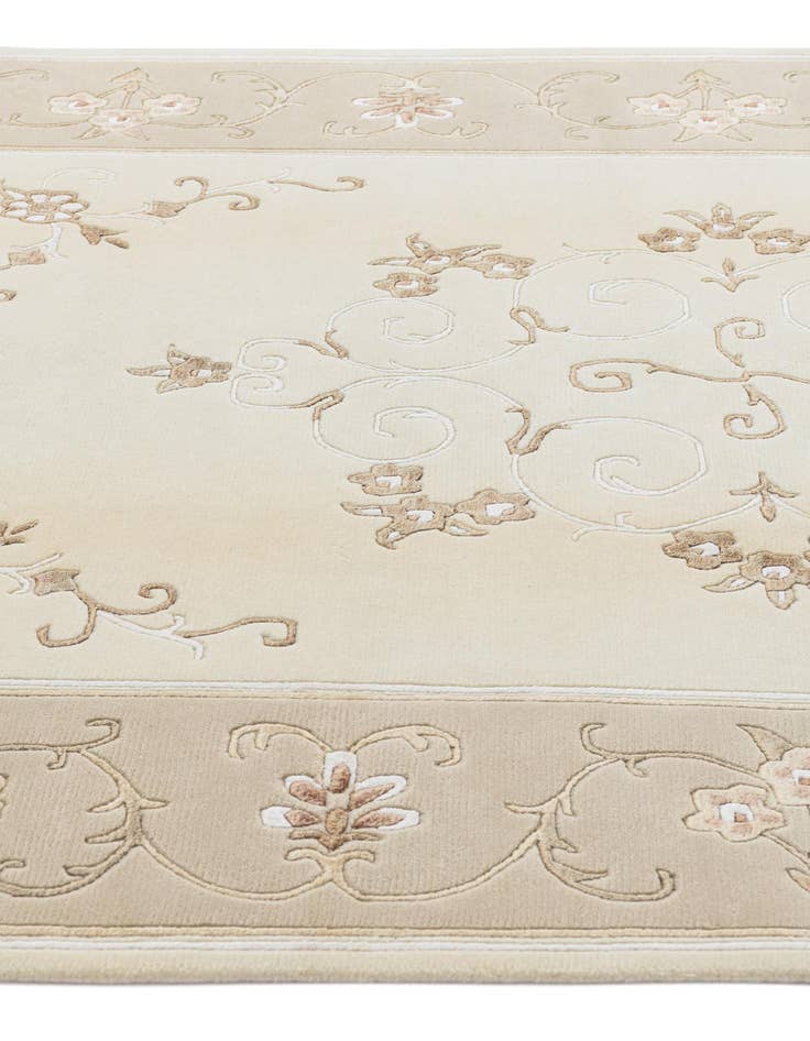 Detail image of  5' 7 x 8' Darya Rug