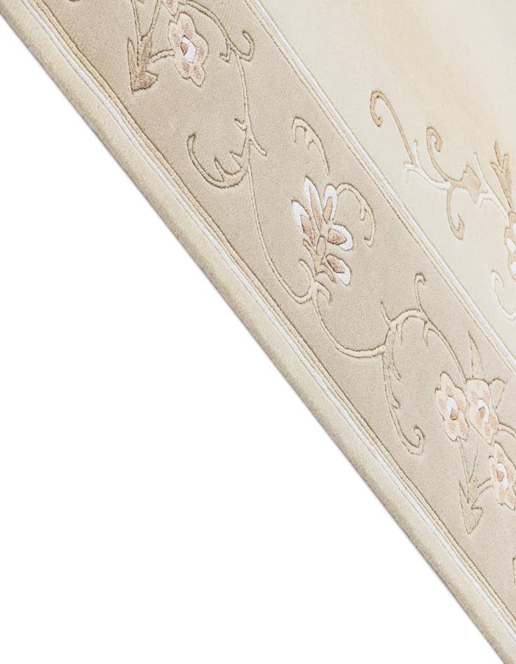 Detail image of  5' 7 x 8' Darya Rug