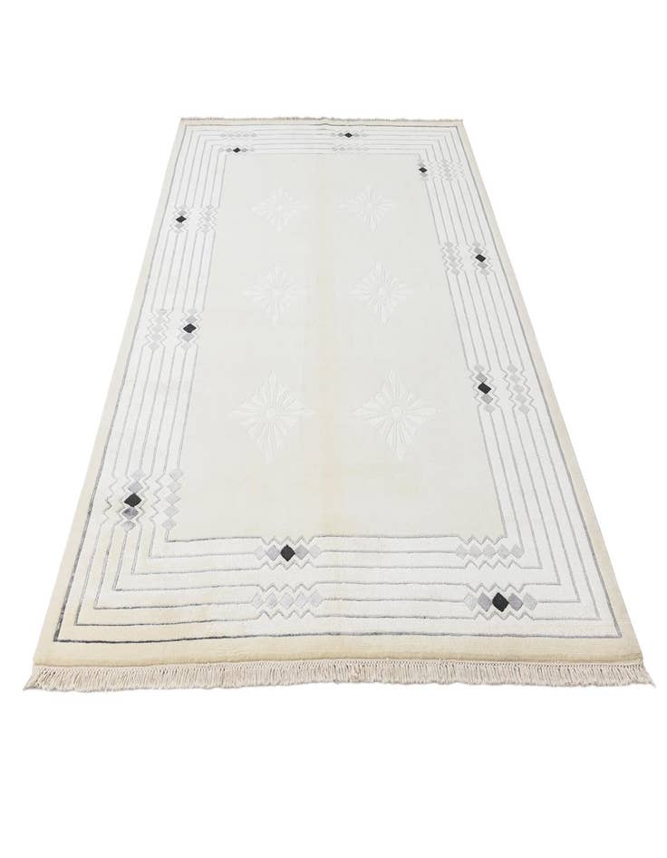 Detail image of  5' 7 x 8' 1 Darya Rug