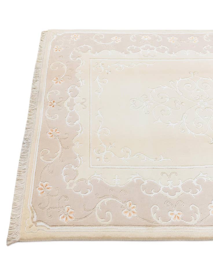 Detail image of  5' 7 x 8' Darya Rug