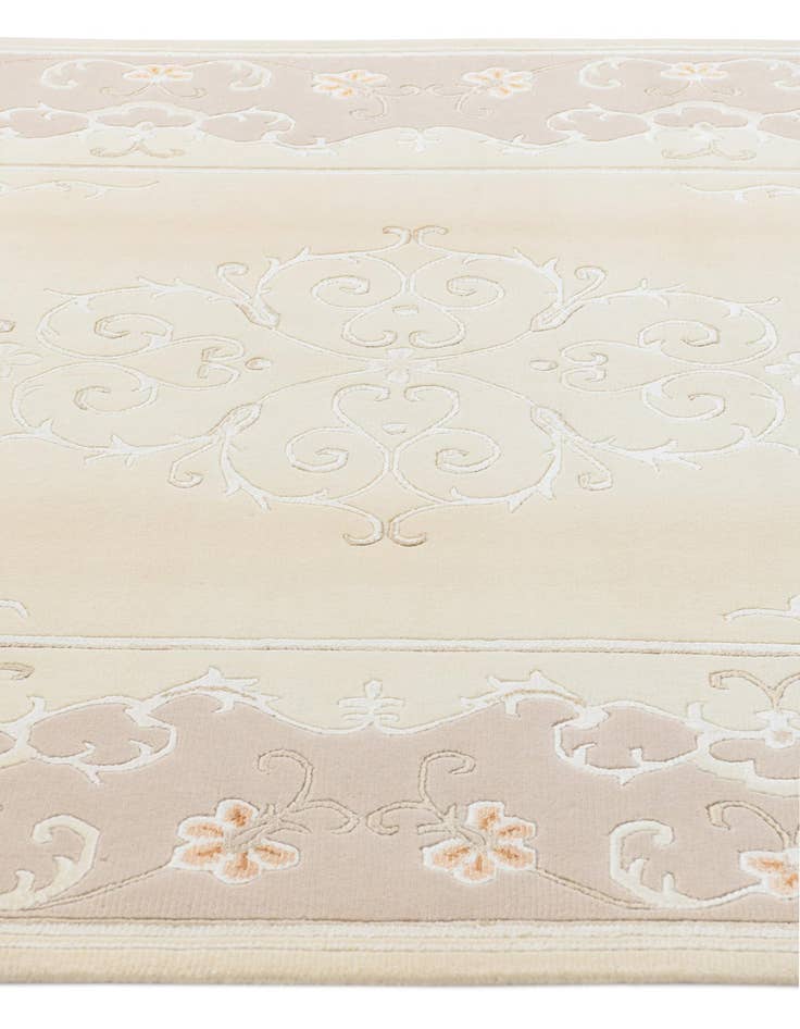 Detail image of  5' 7 x 8' Darya Rug