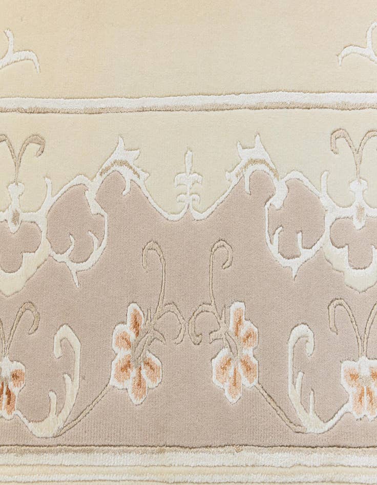 Detail image of  5' 7 x 8' Darya Rug