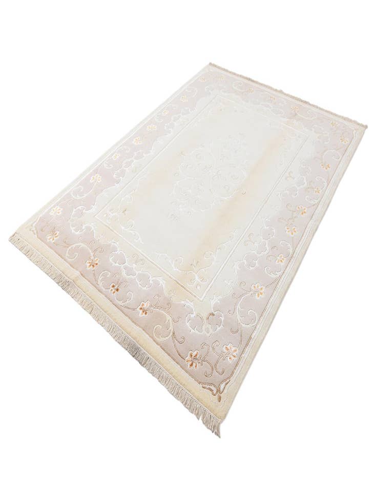 Detail image of  5' 9 x 8' Darya Rug