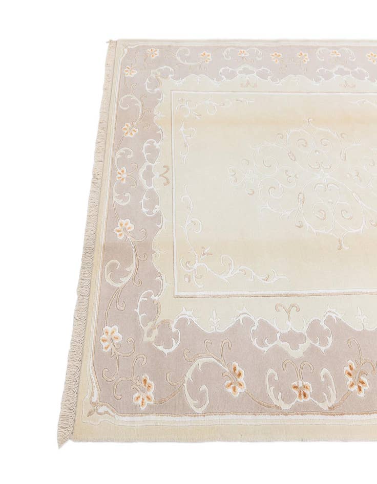 Detail image of  5' 9 x 8' Darya Rug