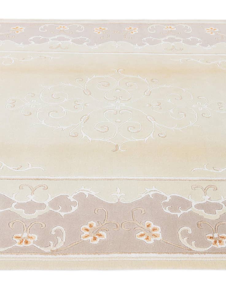 Detail image of  5' 9 x 8' Darya Rug