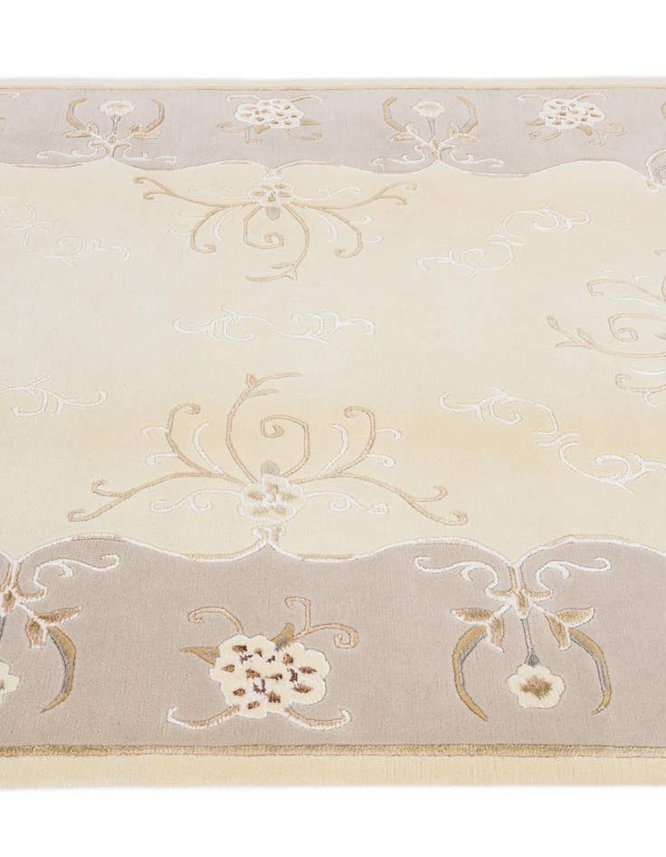 Detail image of  5' 9 x 8' Darya Rug