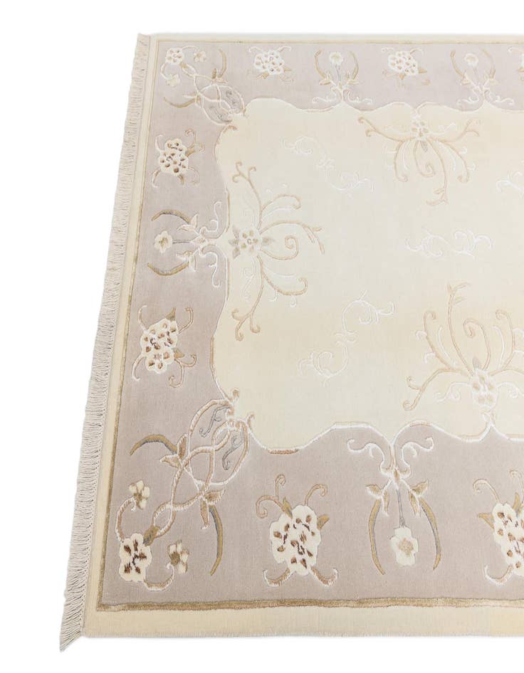 Detail image of  5' 9 x 8' Darya Rug