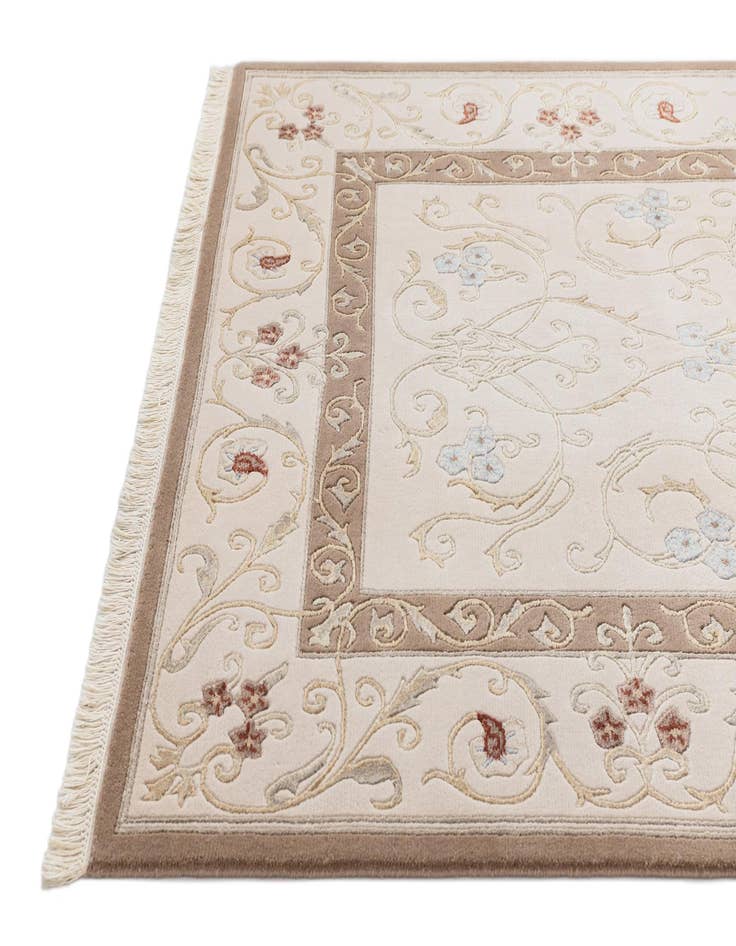 Detail image of  5' 9 x 7' 10 Darya Rug