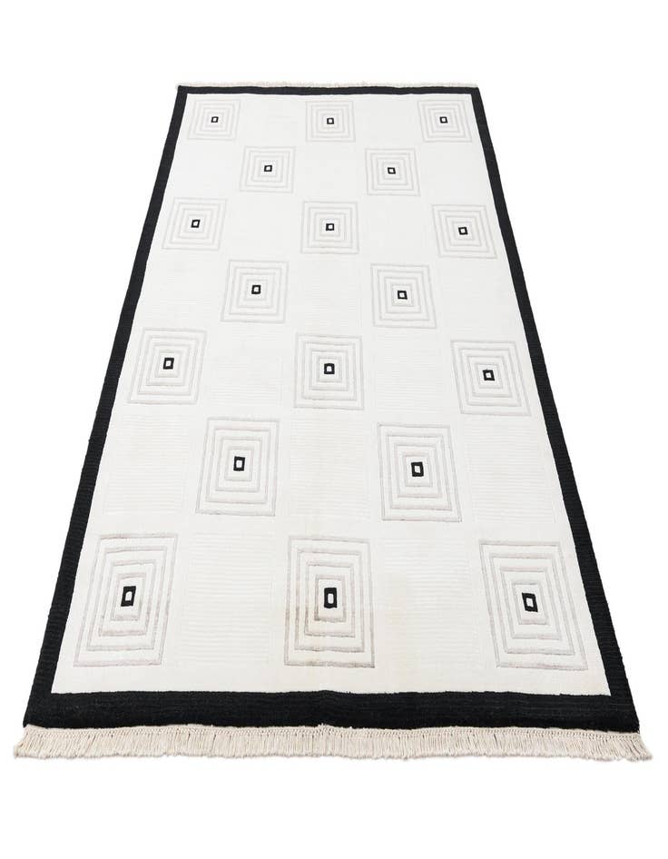 Detail image of  5' 7 x 7' 10 Darya Rug