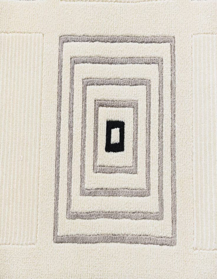 Detail image of  5' 7 x 7' 10 Darya Rug