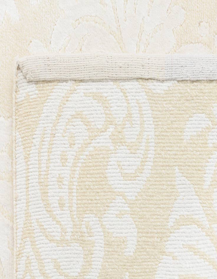 Detail image of  2' 11 x 4' 11  Hand Knotted Darya Wool Rug