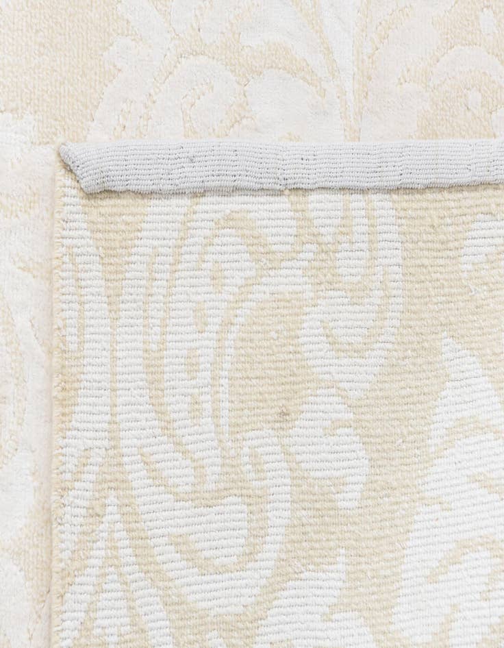 Detail image of  3' 1 x 5'  Hand Knotted Darya Wool Rug