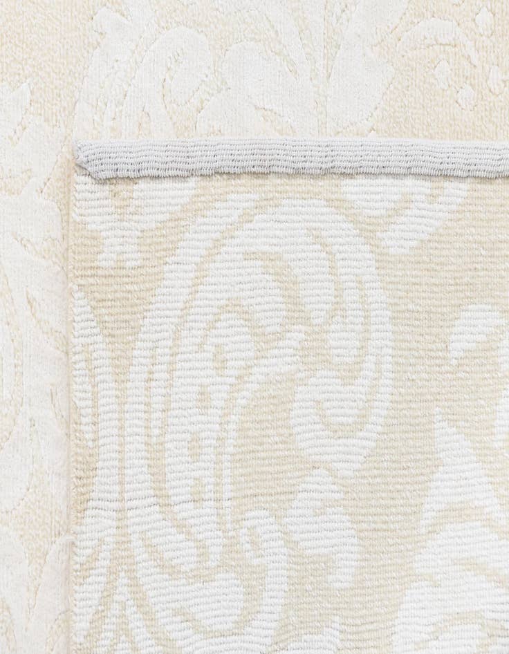 Detail image of  3' 1 x 4' 11  Hand Knotted Darya Wool Rug