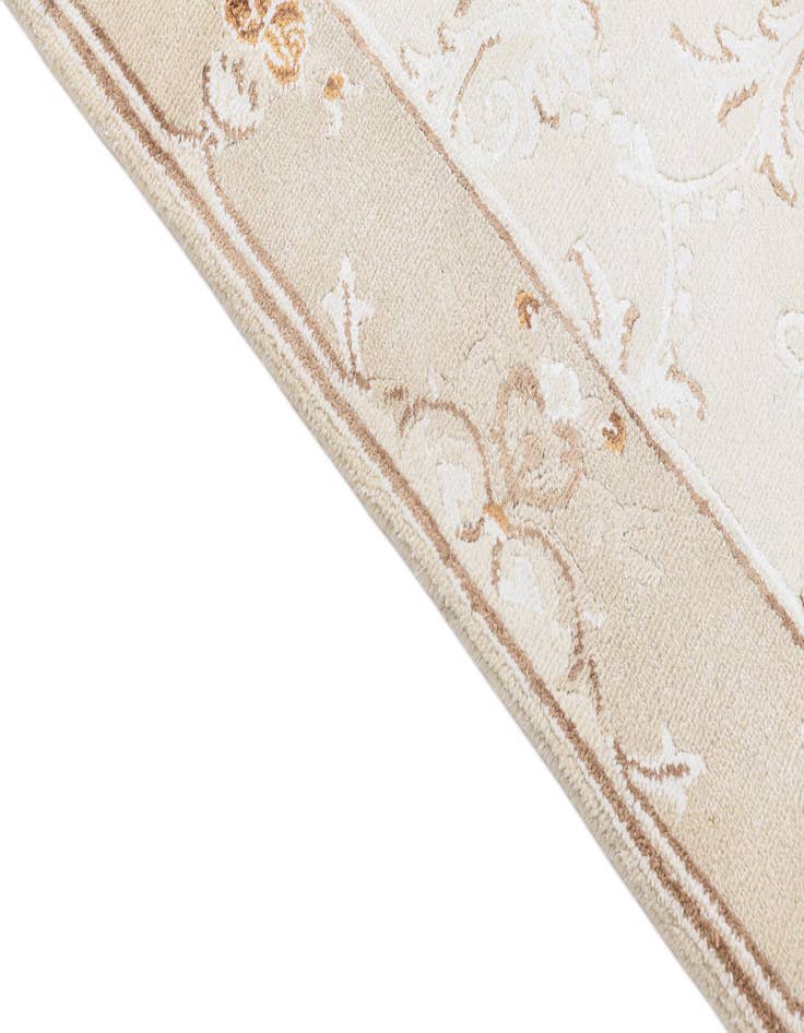 Detail image of  3' x 4' 11  Hand Knotted Darya Wool Rug