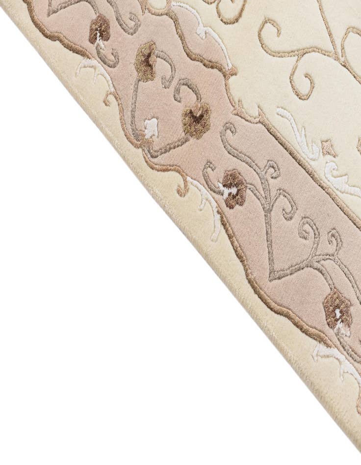 Detail image of  3' 1 x 4' 11  Hand Knotted Darya Wool Rug