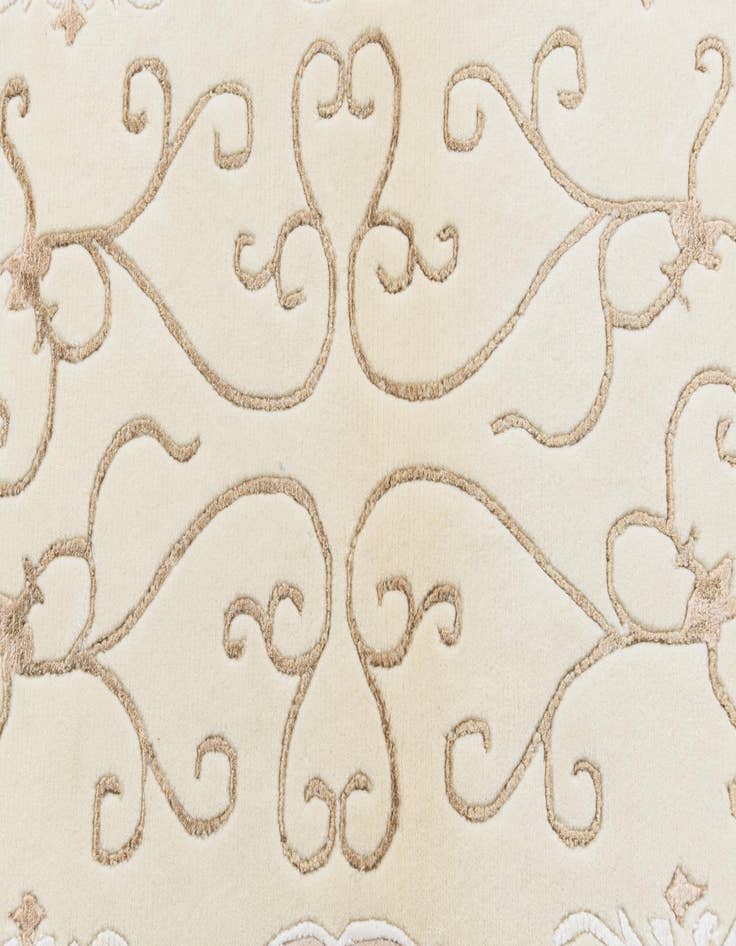 Detail image of  3' 1 x 4' 11  Hand Knotted Darya Wool Rug