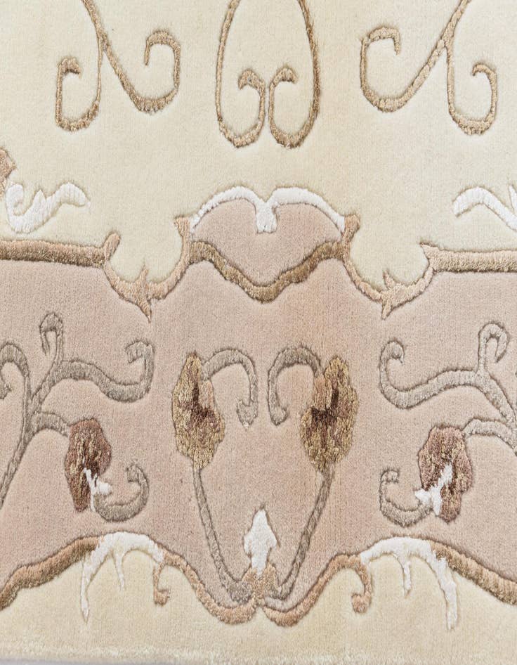 Detail image of  3' 1 x 4' 11  Hand Knotted Darya Wool Rug