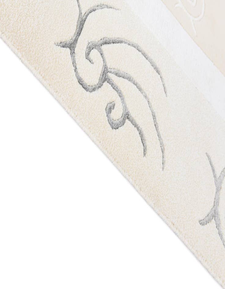 Detail image of  5' 7 x 7' 10 Darya Rug