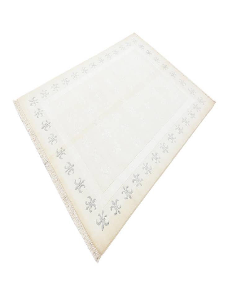 Detail image of  5' 8 x 8'  Hand Knotted Darya Wool Rug