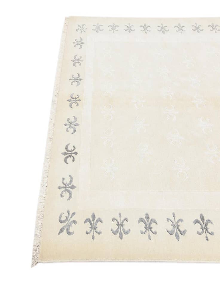 Detail image of  5' 8 x 8'  Hand Knotted Darya Wool Rug