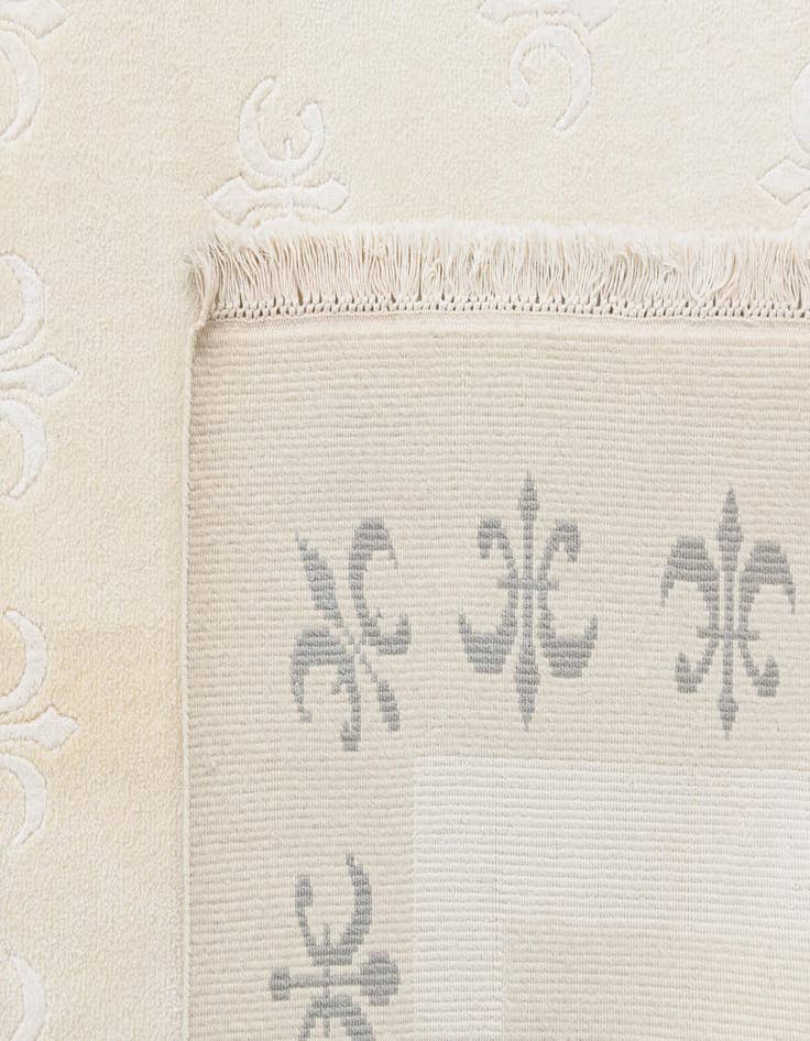 Detail image of  5' 8 x 8'  Hand Knotted Darya Wool Rug