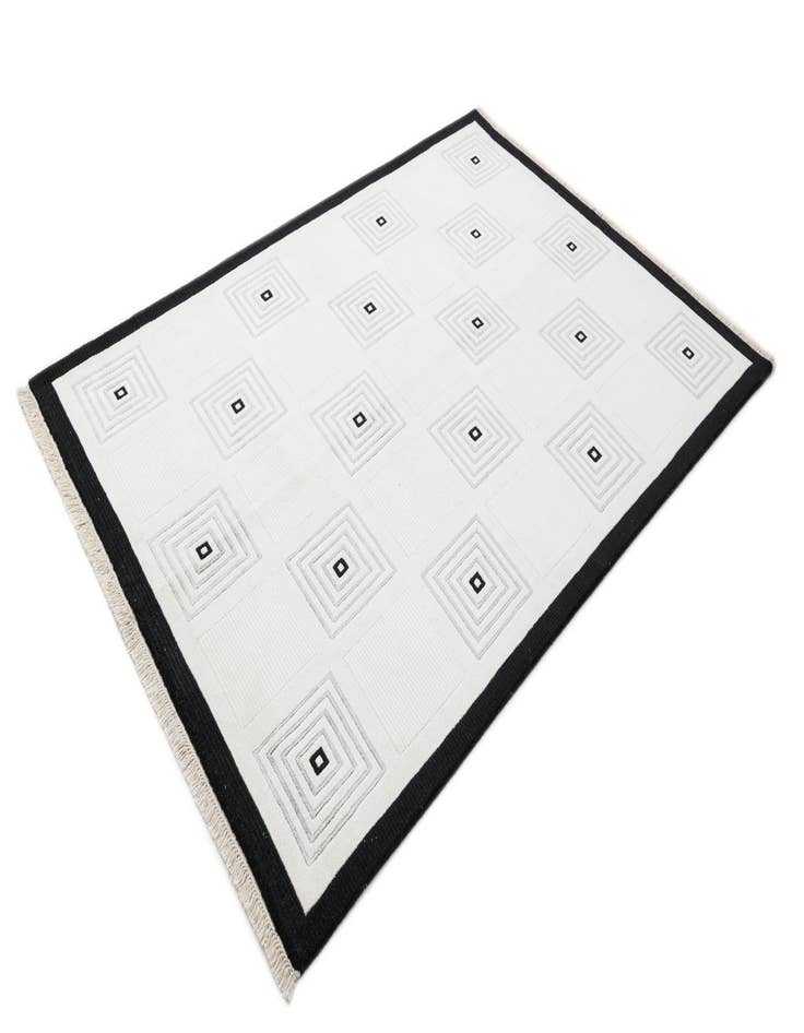 Detail image of  5' 7 x 7' 11  Hand Knotted Darya Wool Rug