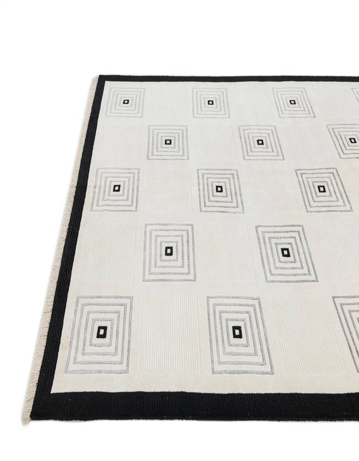 Detail image of  5' 7 x 7' 11  Hand Knotted Darya Wool Rug