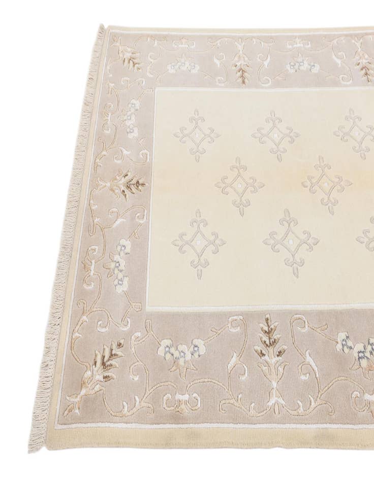 Detail image of  4' 1 x 6' 6  Hand Knotted Darya Wool Rug