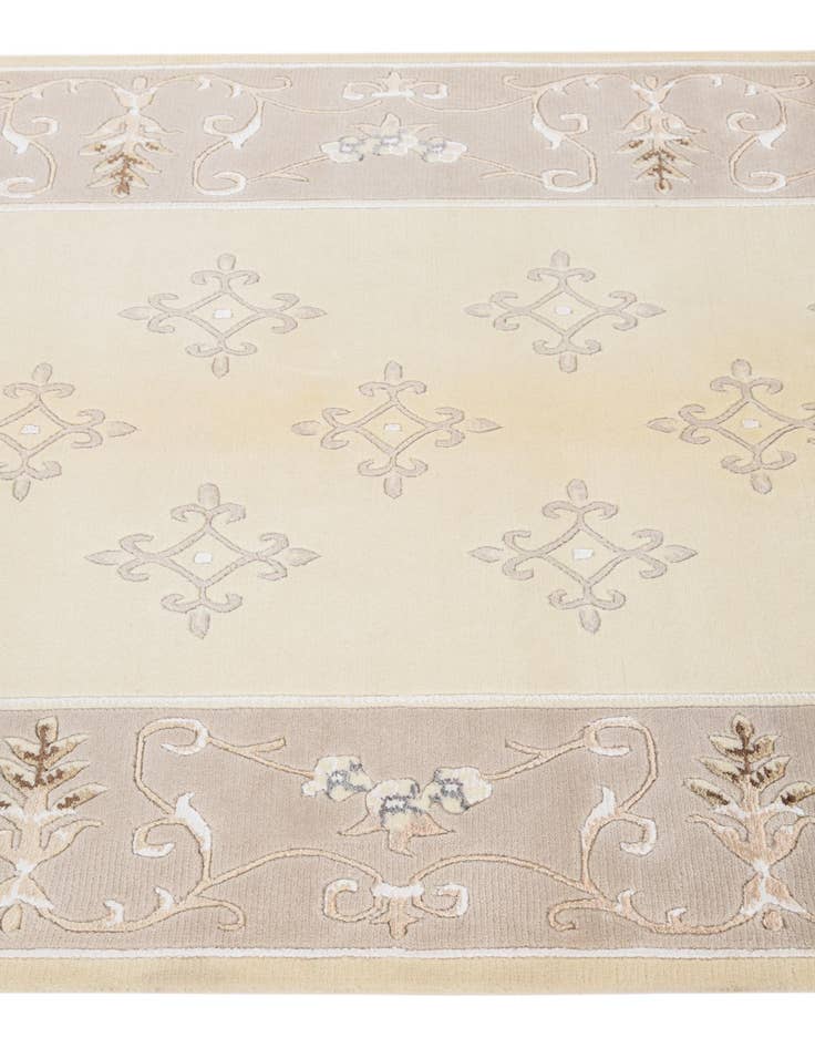 Detail image of  4' 1 x 6' 6  Hand Knotted Darya Wool Rug