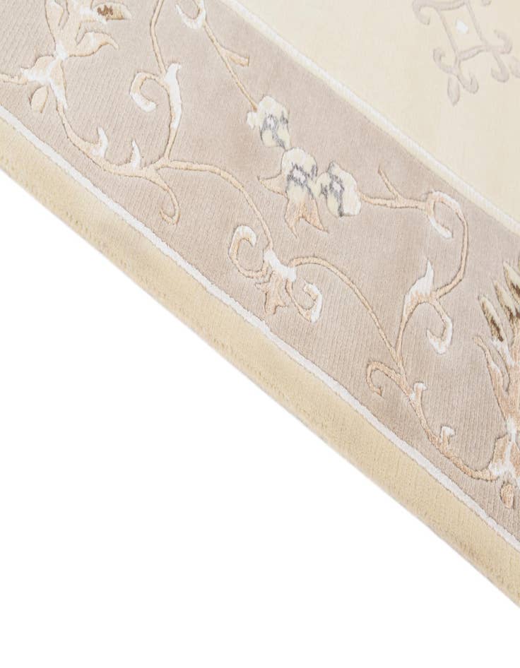 Detail image of  4' 1 x 6' 6  Hand Knotted Darya Wool Rug