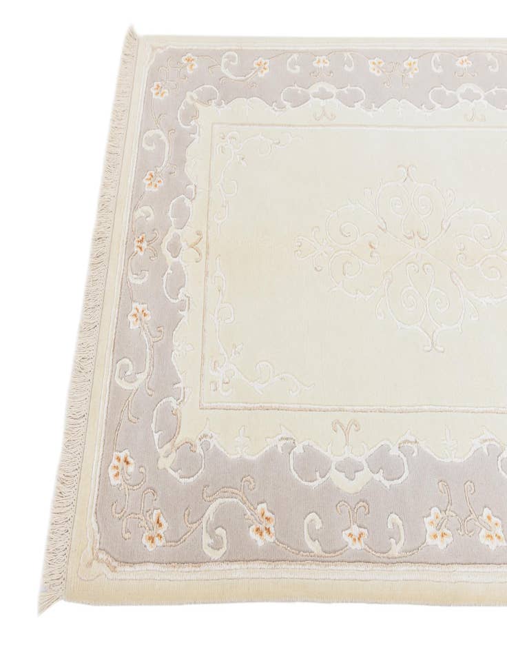 Detail image of  3' 11 x 5' 11  Hand Knotted Darya Wool Rug