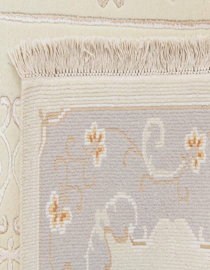 Detail image of  3' 11 x 5' 11  Hand Knotted Darya Wool Rug