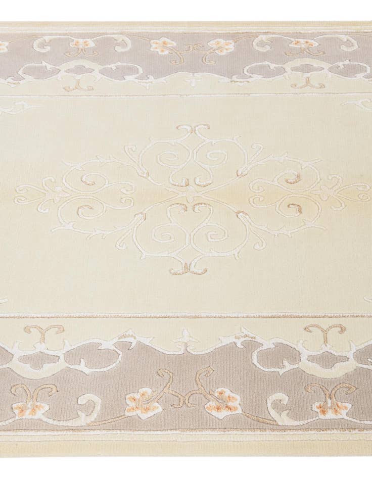 Detail image of  4' 1 x 6'  Hand Knotted Darya Wool Rug