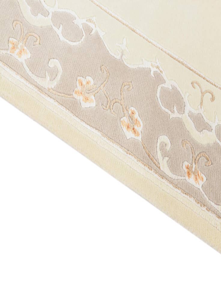 Detail image of  4' 1 x 6'  Hand Knotted Darya Wool Rug