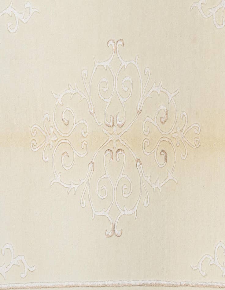 Detail image of  4' 1 x 6'  Hand Knotted Darya Wool Rug