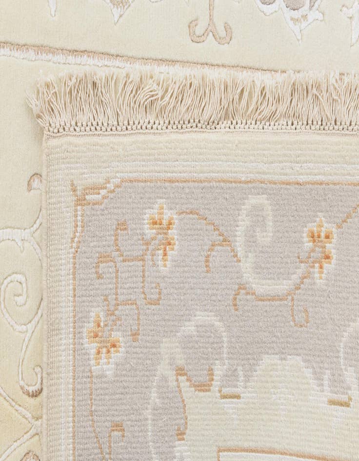 Detail image of  4' 1 x 6'  Hand Knotted Darya Wool Rug