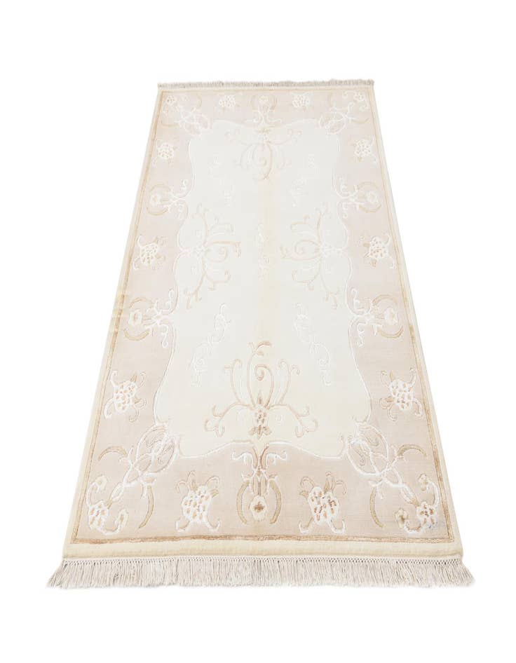 Detail image of  4' 1 x 6' 2  Hand Knotted Darya Rug