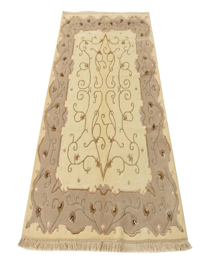 Detail image of  4' 2 x 5' 11  Hand Knotted Darya Rug