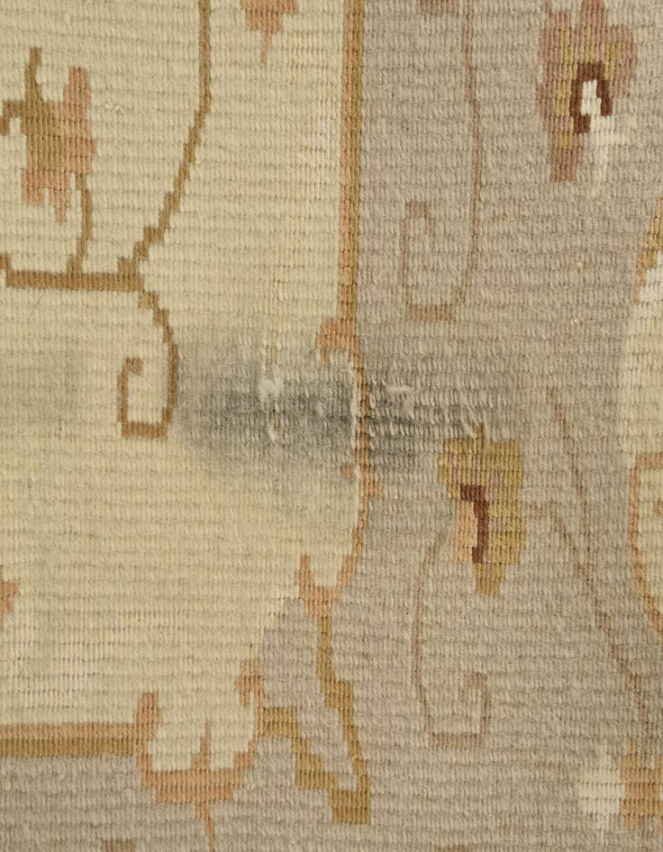 Detail image of  4' 2 x 5' 11  Hand Knotted Darya Rug