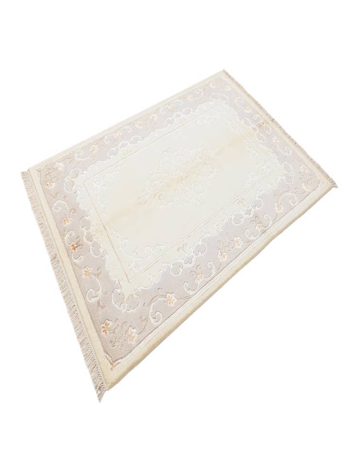 Detail image of  4' 1 x 6'  Hand Knotted Darya Wool Rug