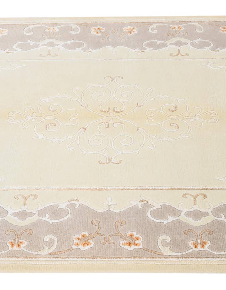 Detail image of  4' 1 x 6'  Hand Knotted Darya Wool Rug