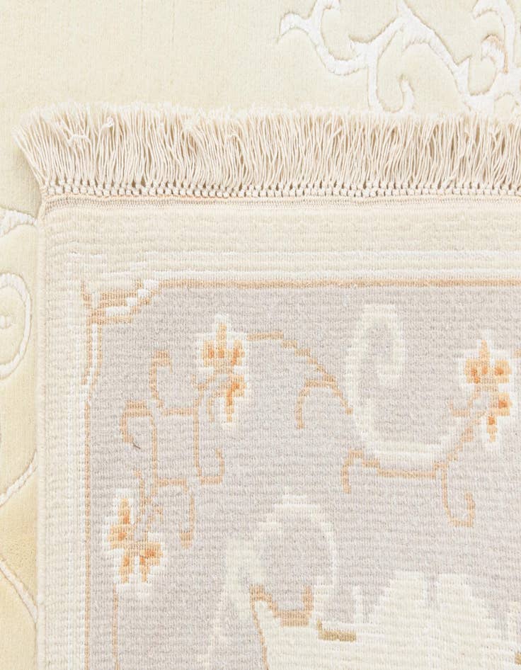 Detail image of  4' 1 x 6'  Hand Knotted Darya Wool Rug