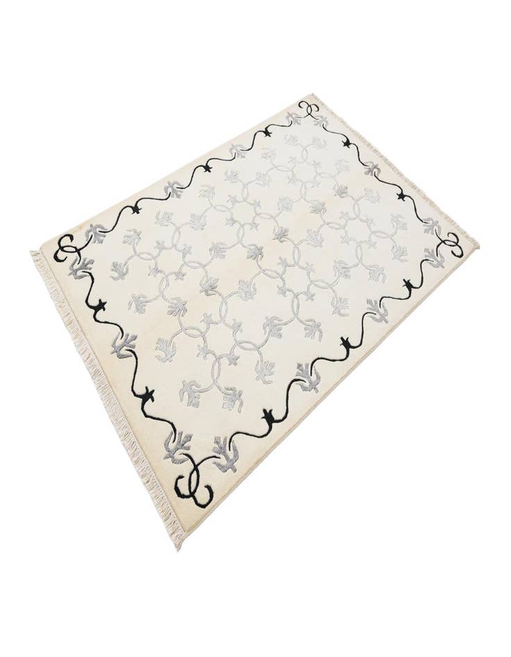 Detail image of  4' x 5' 11  Hand Knotted Darya Wool Rug