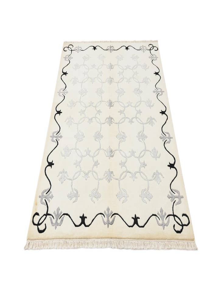 Detail image of  4' x 5' 11  Hand Knotted Darya Wool Rug