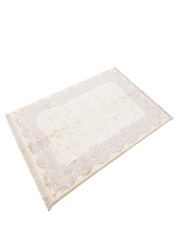 Detail image of  4' x 6' 1  Hand Knotted Darya Wool Rug