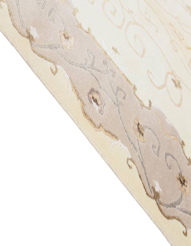 Detail image of  4' x 6' 1  Hand Knotted Darya Wool Rug