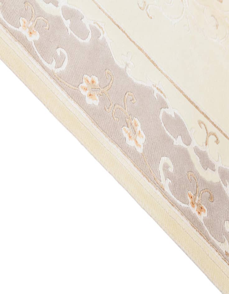 Detail image of  4' x 5' 10  Hand Knotted Darya Wool Rug